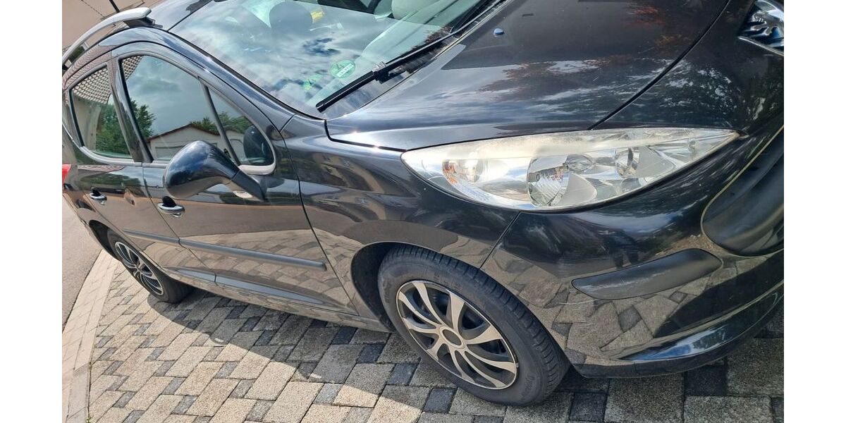 Peugeot 207 176.632 km 999 &euro; Landau 76829