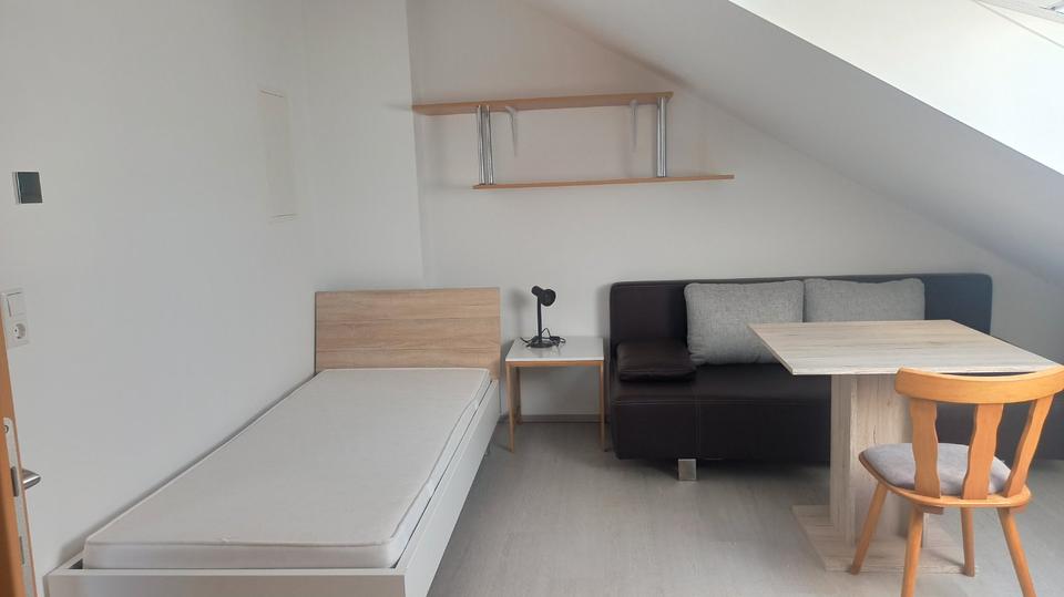 Dachgeschoßwohnung Linkenheim-Hochstetten Hochstetten - 2 Zimmer, 40 m&sup2;, 520&euro; | Angebot:26463416