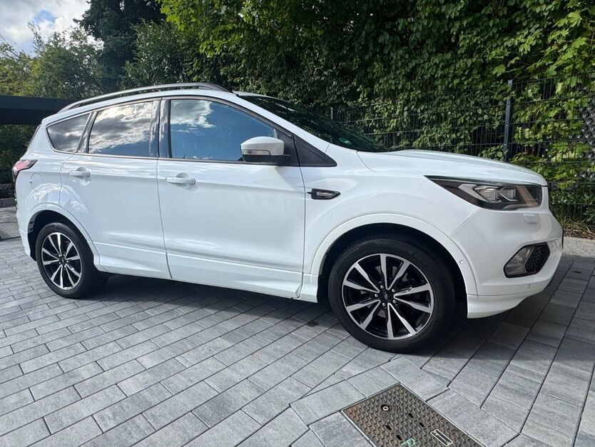 Ford Kuga 129.000 km 16.900 € Ettlingen 76275