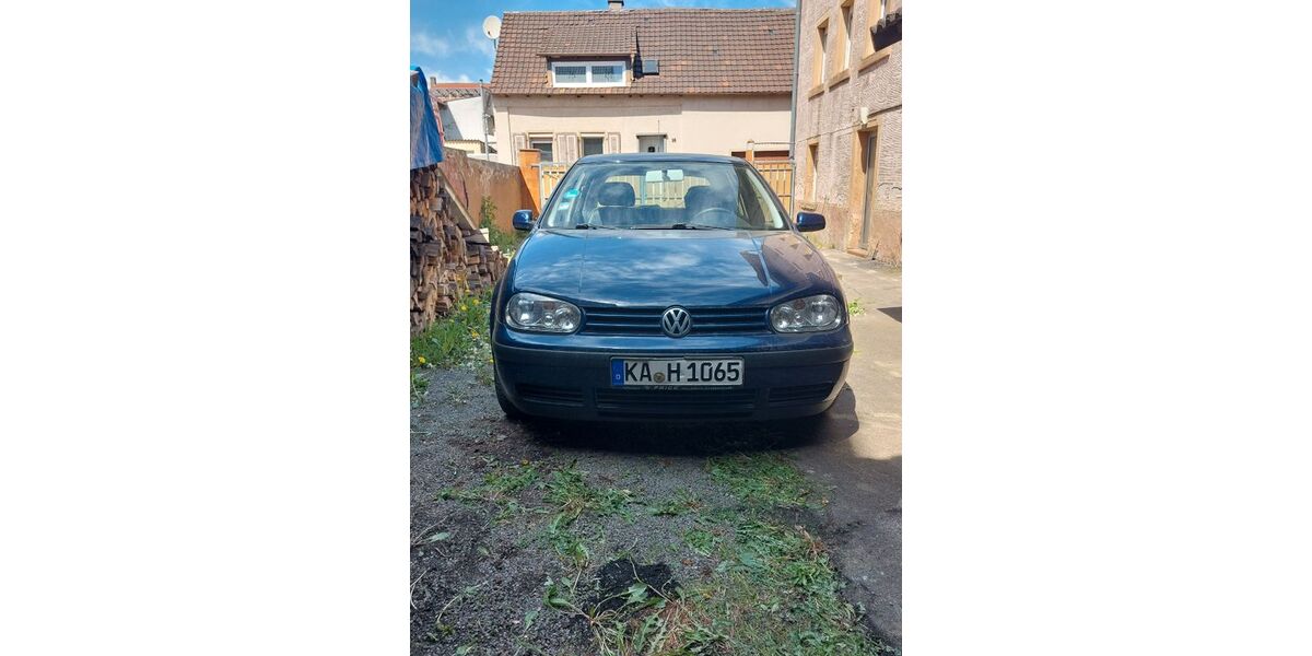 VW Golf 113.000 km 2.100 &euro; Karlsruhe 76135