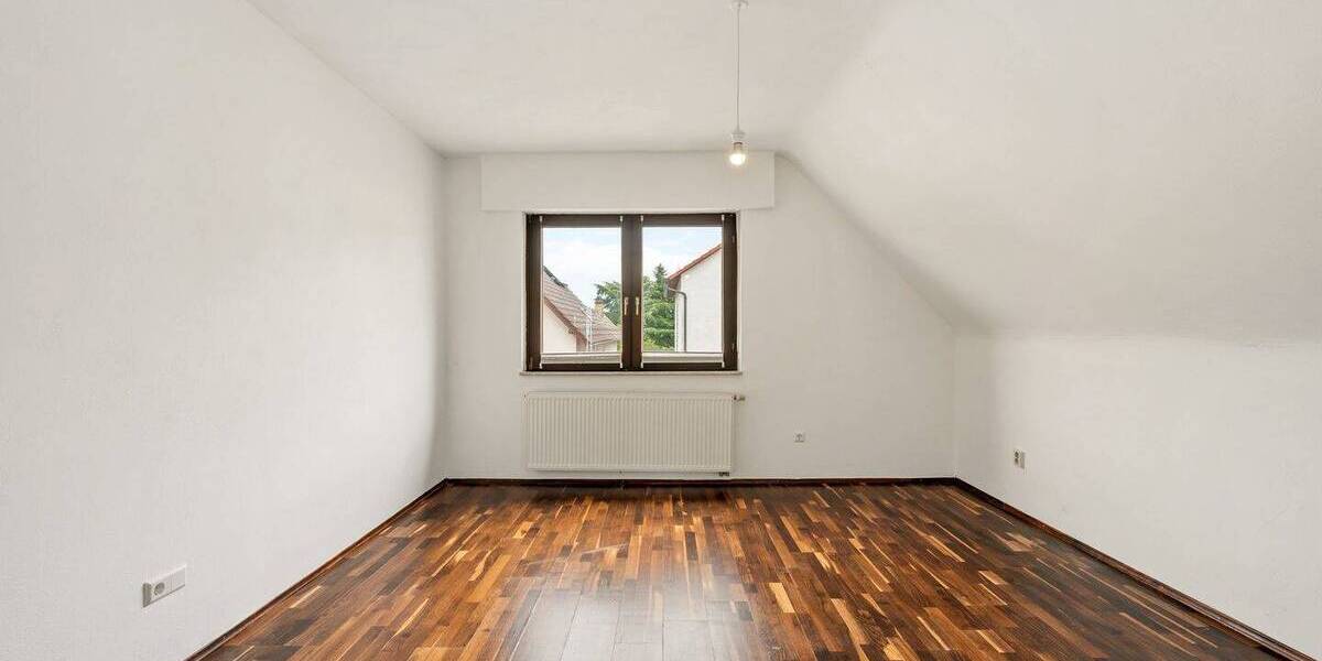Mehrfamilienhaus, Wohnhaus Oberhausen-Rheinhausen Oberhausen - 8 Zimmer, 220 m&sup2;, 430.000&euro; | Angebot:26912755